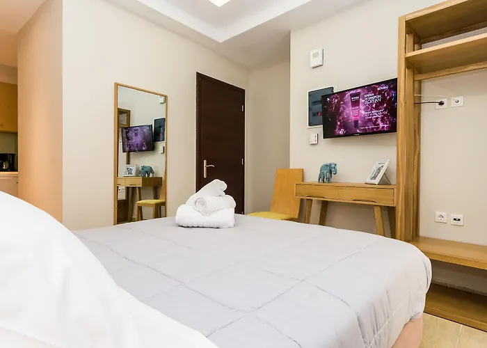 Alektor Studios & Apartments